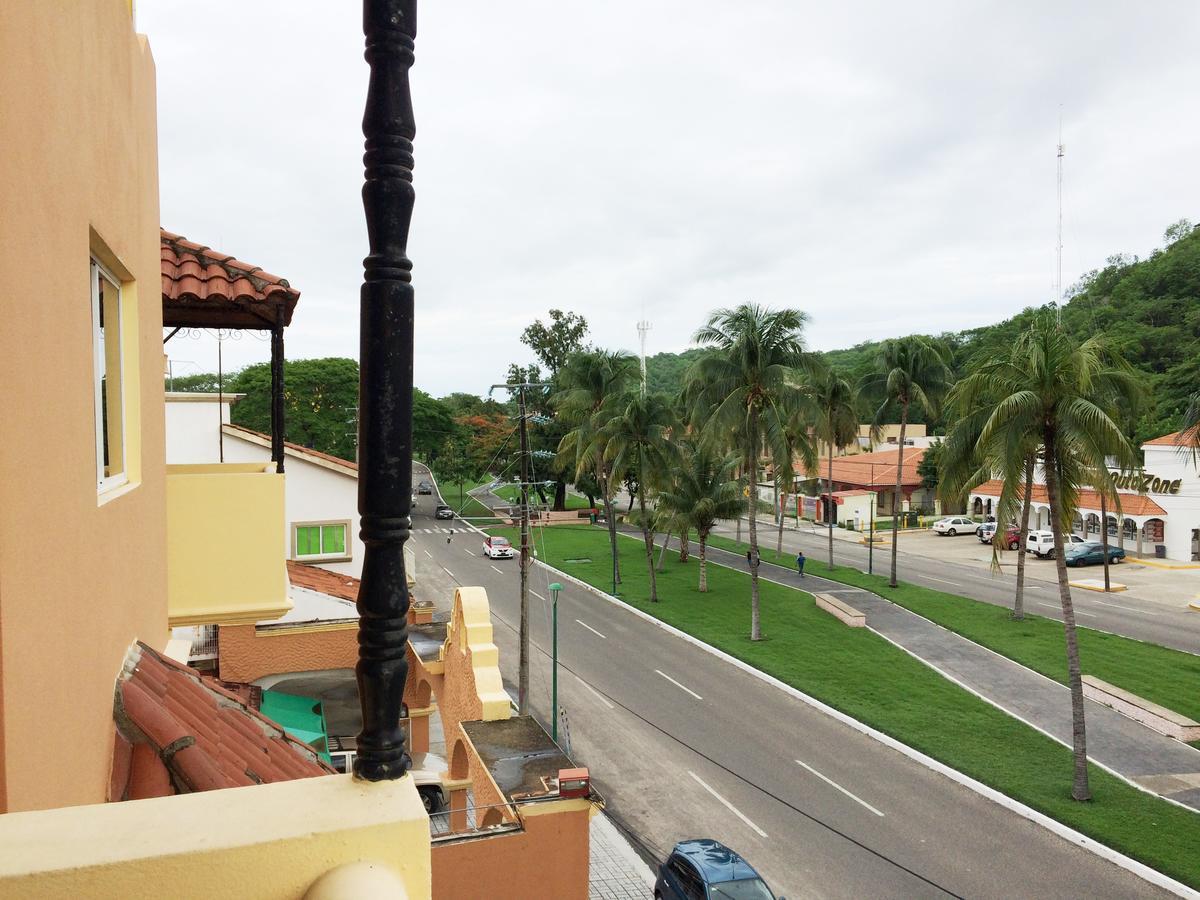 Hotel Playa Del Sol By Rotamundos Huatulco Exterior photo